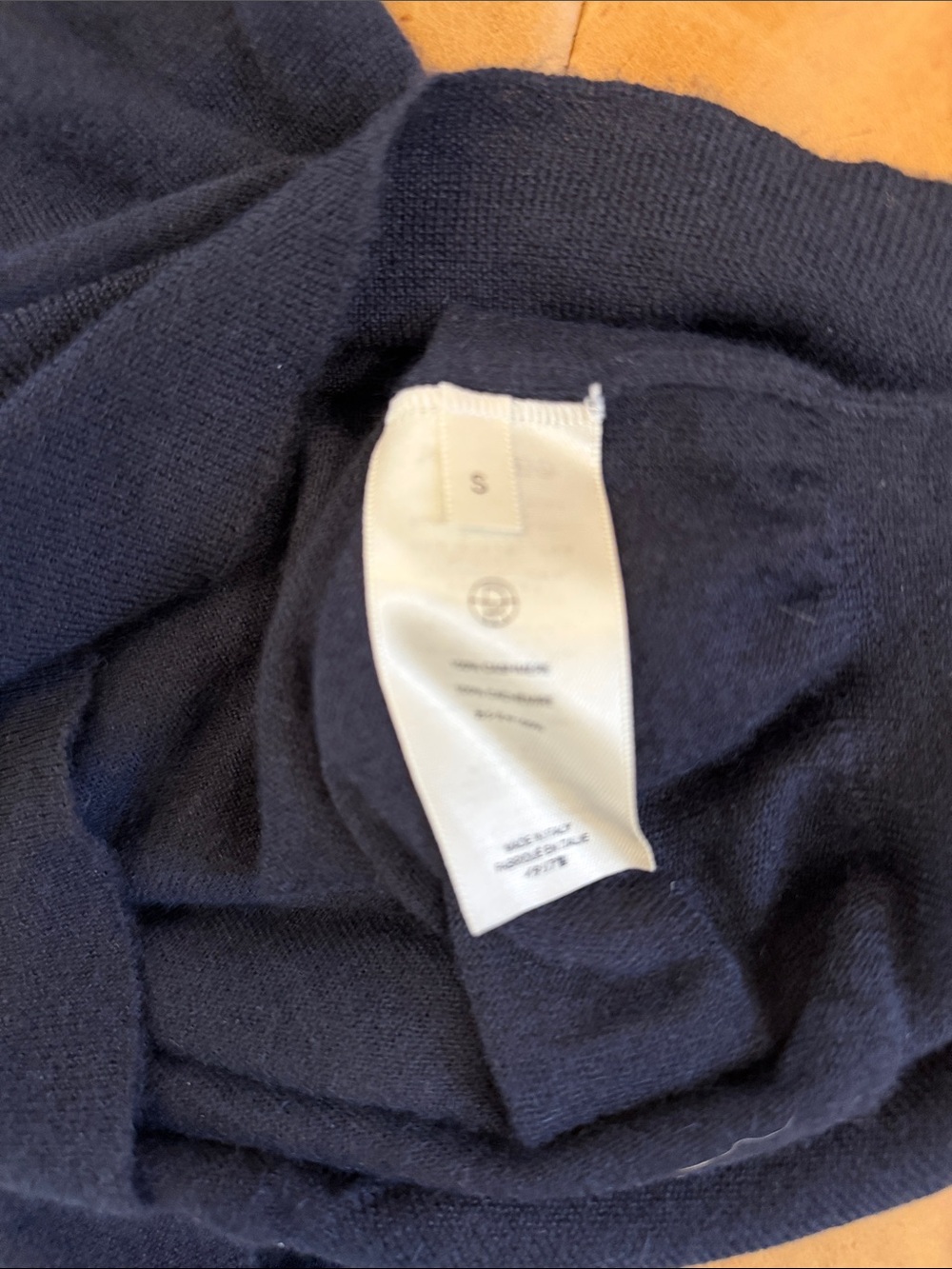 The Row Women’s Cashmere Crewneck In Dark Navy - Picture 6 of 8